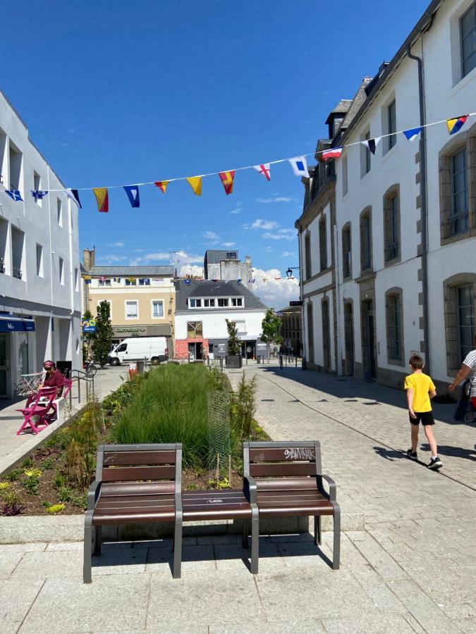 Votre Mini Maison En Plein Coeur Du Centre Ville -Terrasse - Et Parking Prive Sur Place Clos - Draps Et Menage Inclus Concarneau Luaran gambar