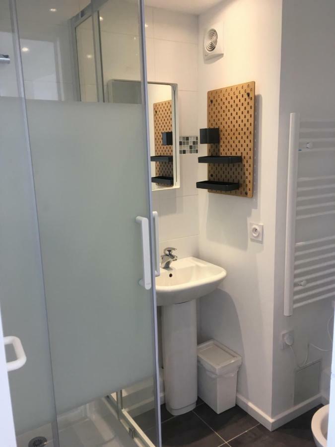 Votre Mini Maison En Plein Coeur Du Centre Ville -Terrasse - Et Parking Prive Sur Place Clos - Draps Et Menage Inclus Concarneau Luaran gambar