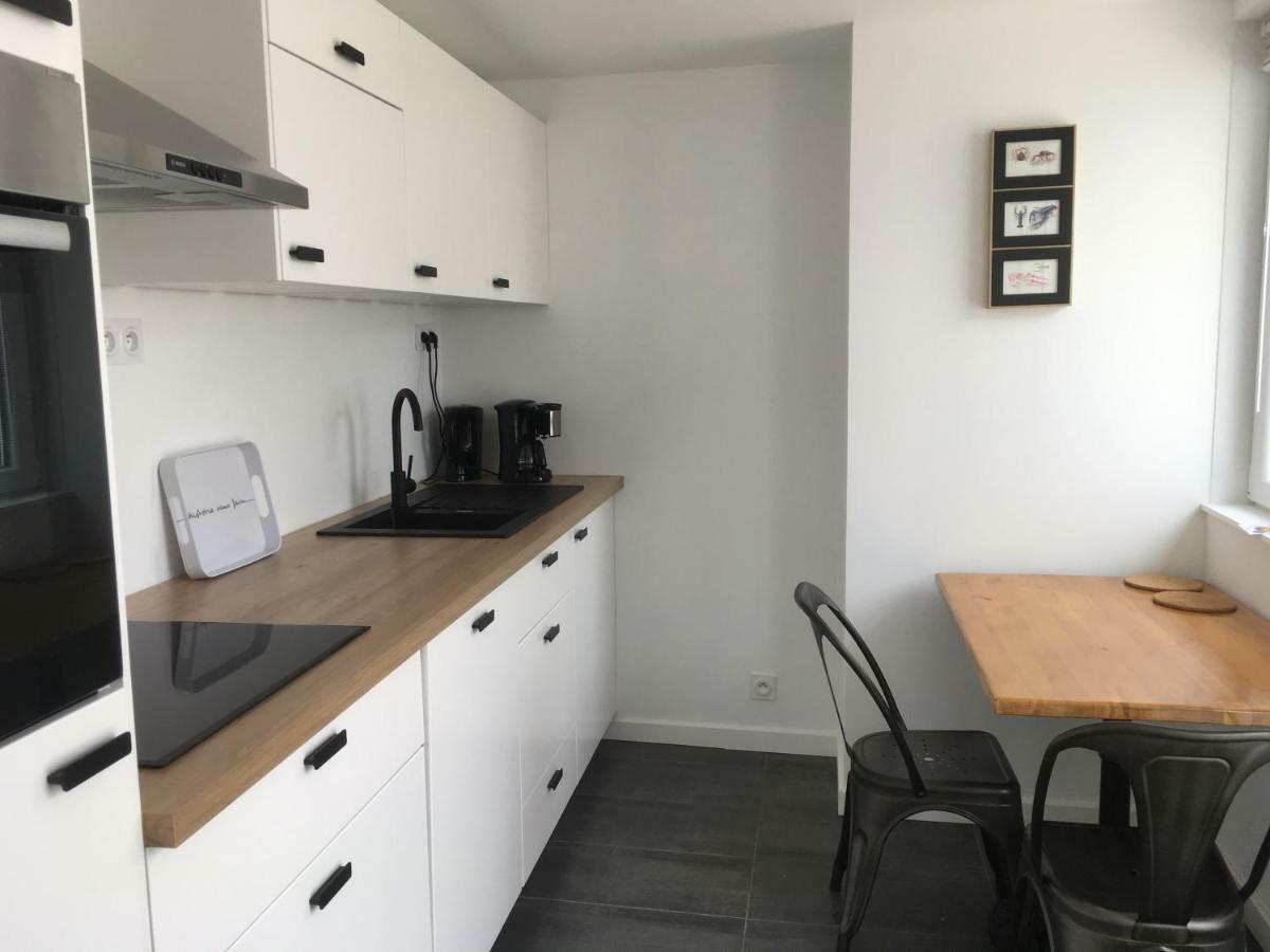 Votre Mini Maison En Plein Coeur Du Centre Ville -Terrasse - Et Parking Prive Sur Place Clos - Draps Et Menage Inclus Concarneau Luaran gambar